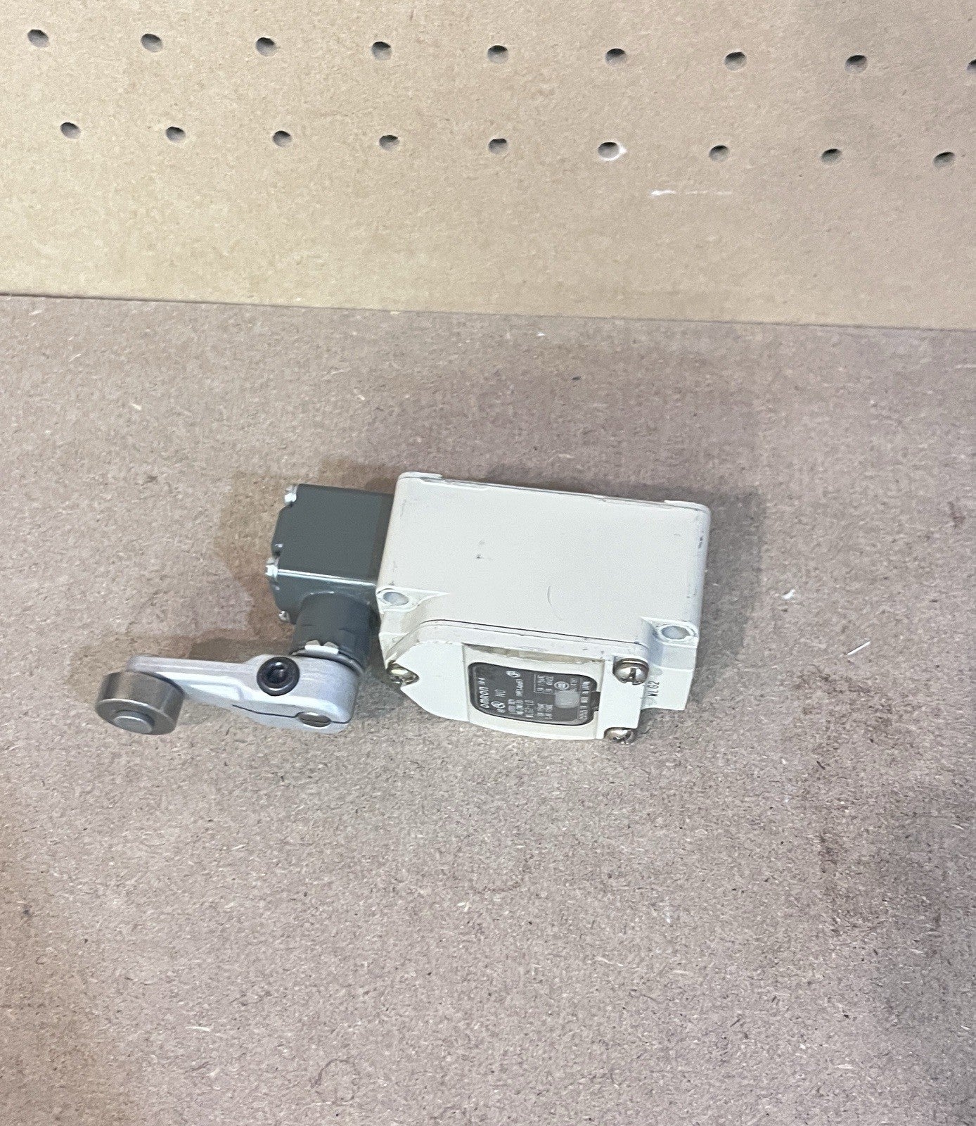 2 Pack Omron WLG2-LD Heavy Duty Roller Lever Limit Switch LED Indicator