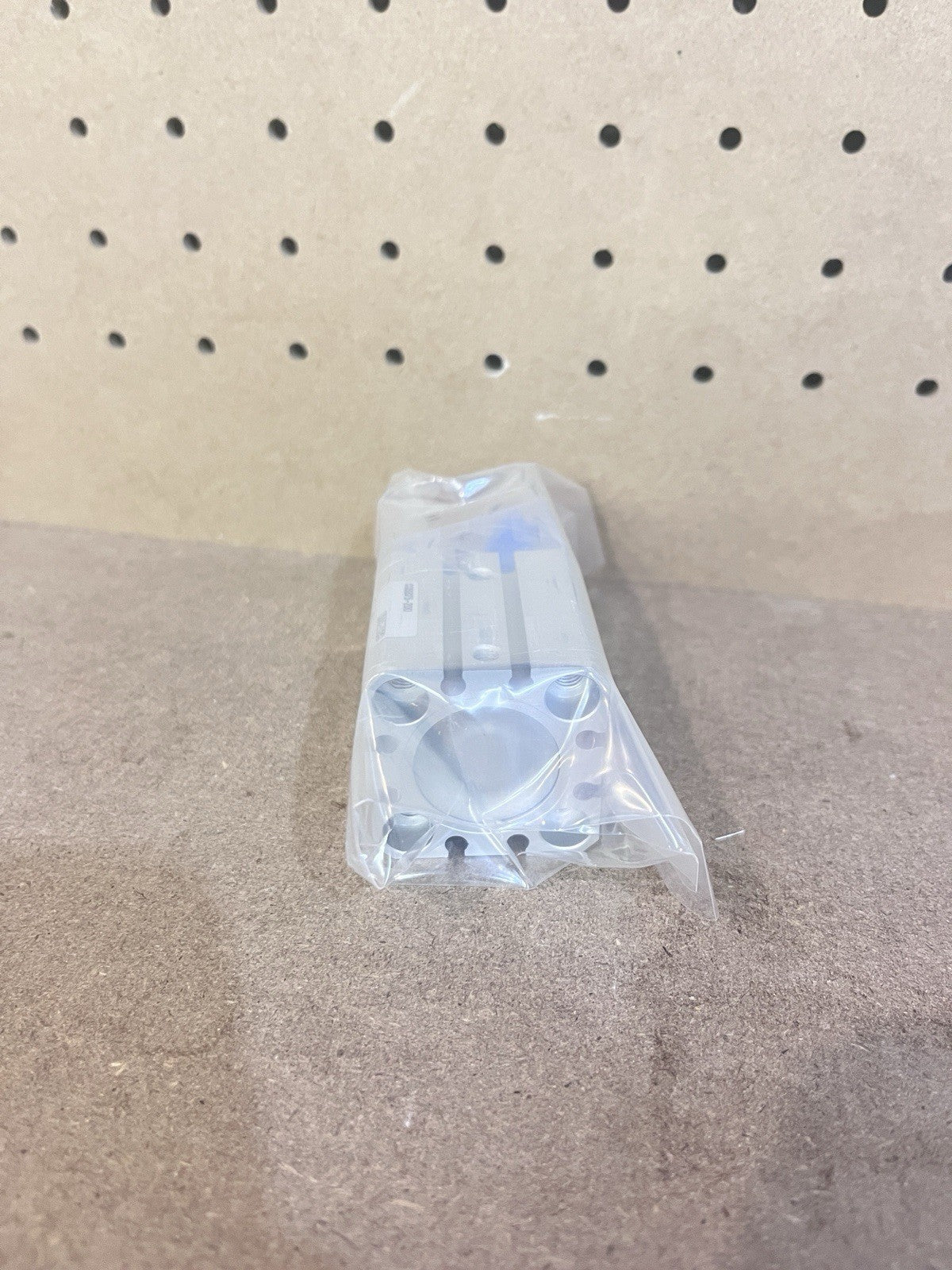 SMC CDQ2B25-20D Compact Air Cylinder 25mm Bore 20mm Stroke New Sealed