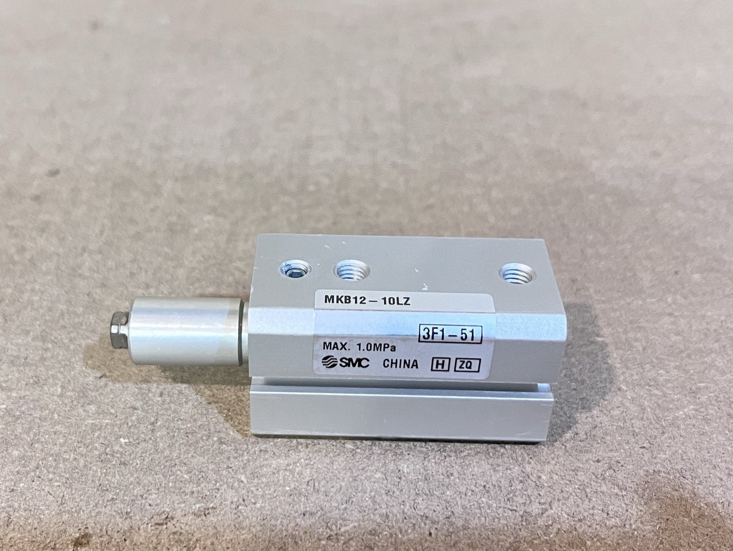 SMC MKB12-10LZ Rotary Clamp Cylinder 90° Right Hand Turn 12mm Bore 10mm NEW