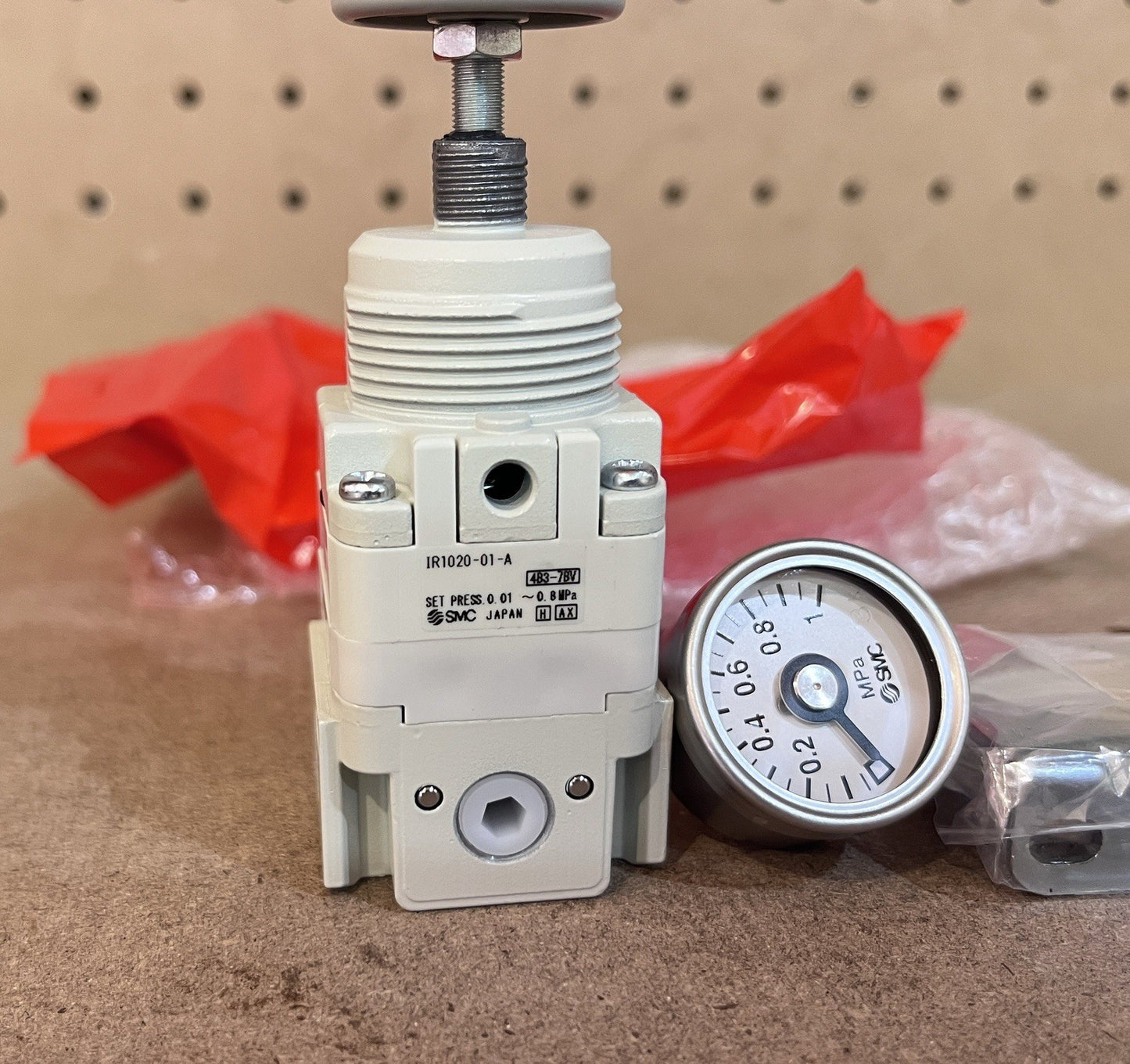 SMC IR1020-01-A Precision Regulator with Mounting Bracket New
