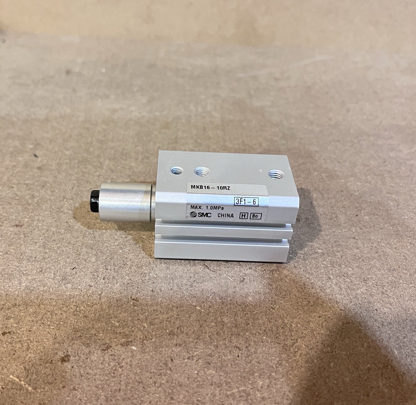 SMC MKB16-10RZ Rotary Clamp Cylinder 16mm Bore 10mm CCW Brand New