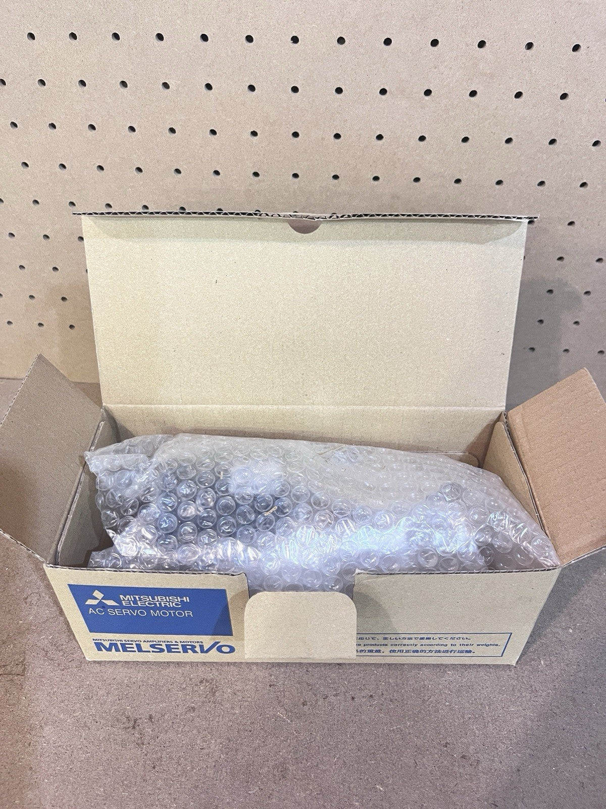 Mitsubishi HG-KR23 AC Servo Motor MELSERVO-J4 JE 200W 3000RPM Brand NIB