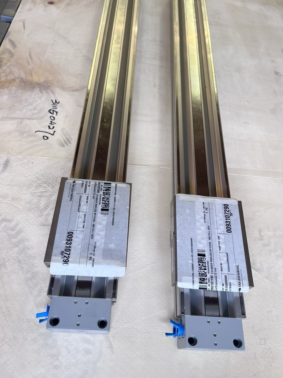 Lot of 2 SMC MY1C25G-500 Rodless Air Cylinders 25mm Bore 500mm Stroke Pneumatic