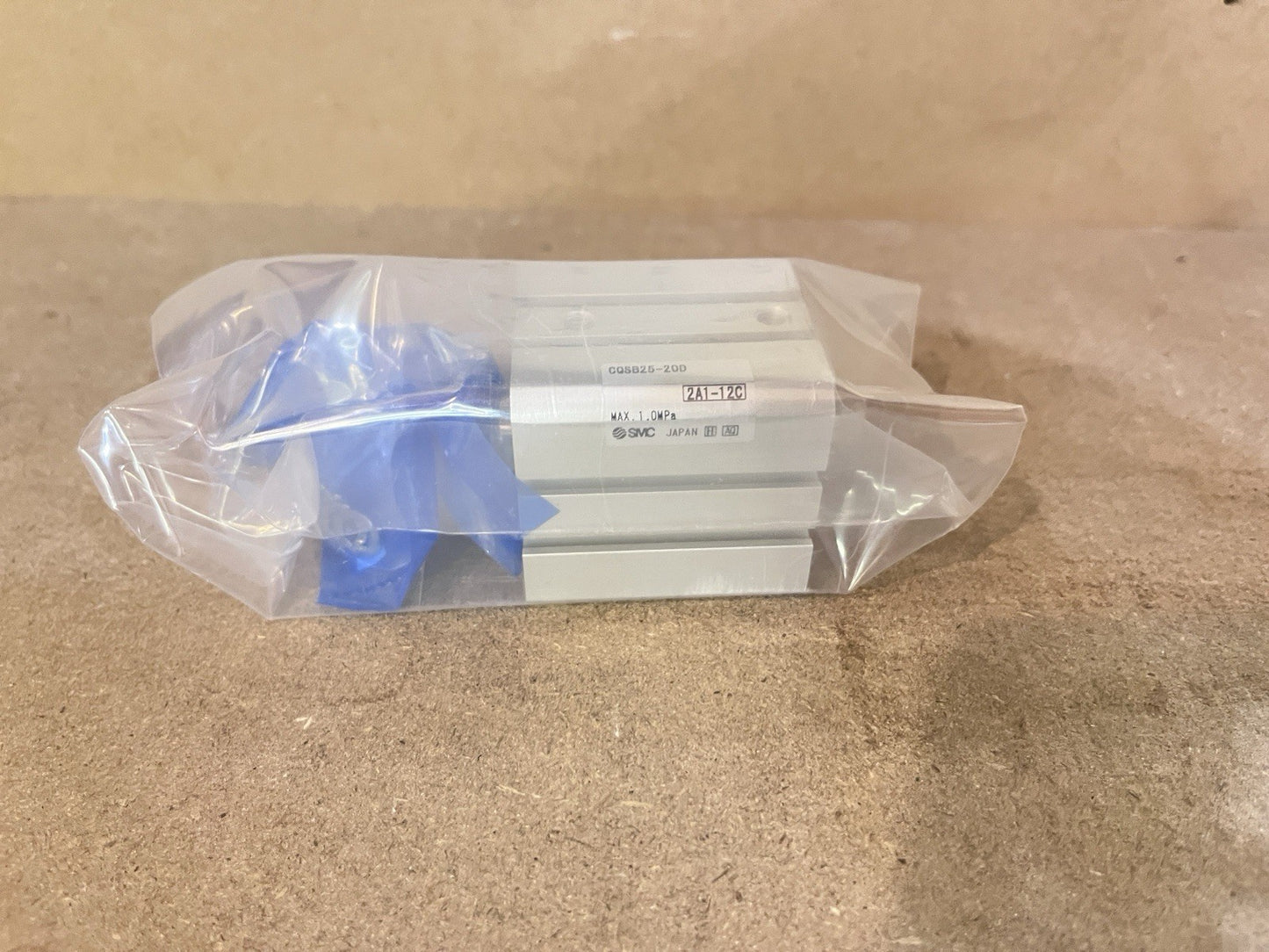 SMC CDQ2B25-20D Compact Air Cylinder 25mm Bore 20mm Stroke New Sealed⁠