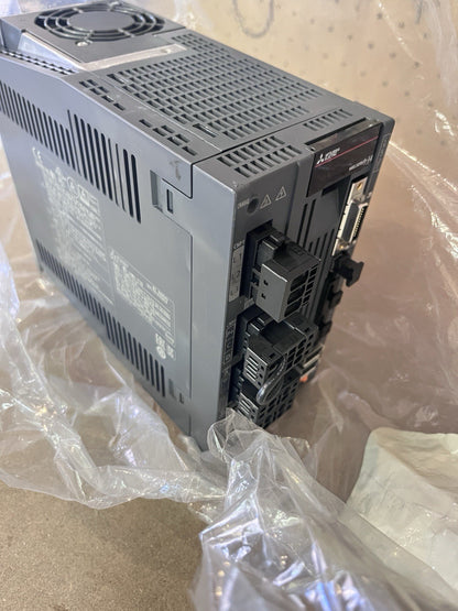 Mitsubishi MR-J4W2-77B 2-Axis Servo Drive 750Wx2 3PH 200V New Other