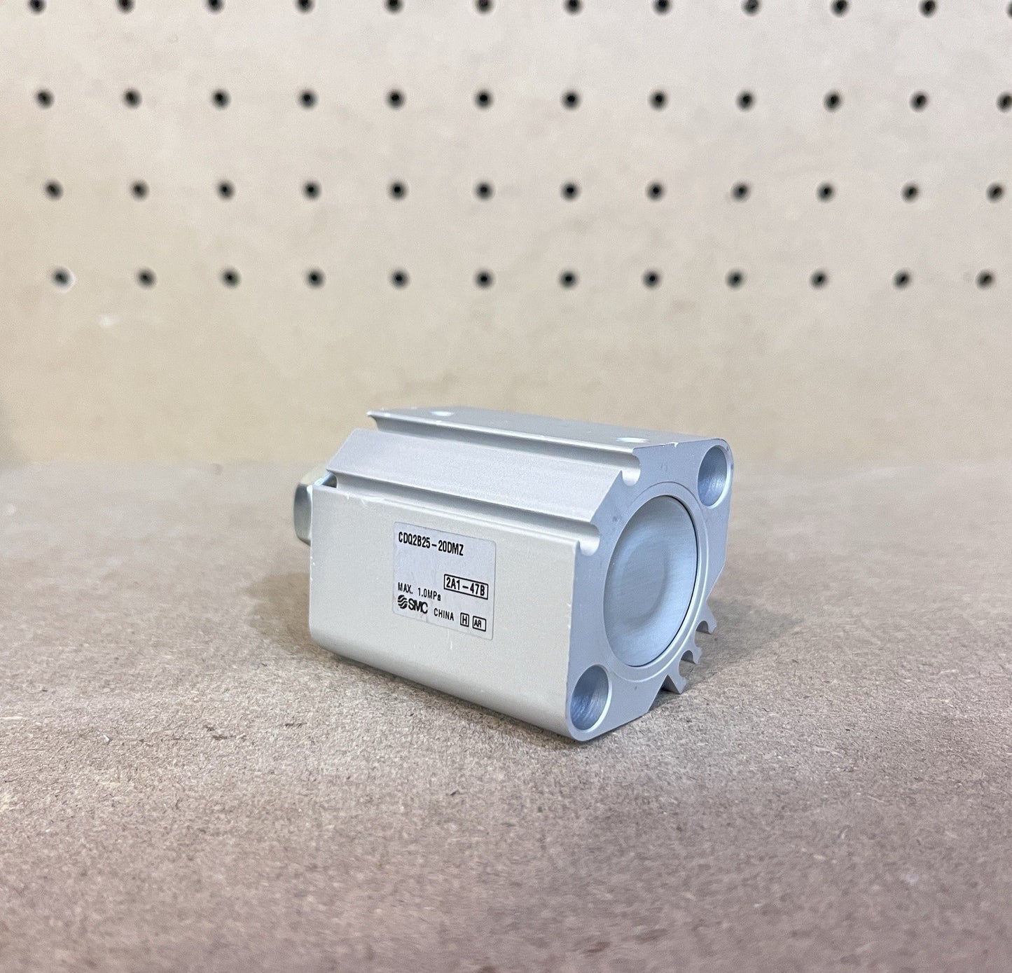 LOT OF 2 SMC CDQ2B25-20DMZ Compact Cylinder 25mm Bore 20mm Stroke with Nut NEW