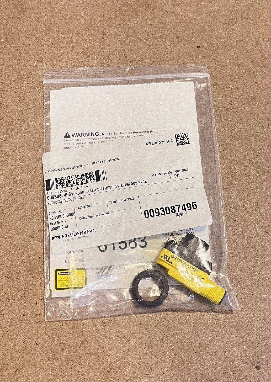 2x Banner QS18VP6LDQ8 Laser Photoelectric Sensor PNP 10-30VDC 300mm NEW