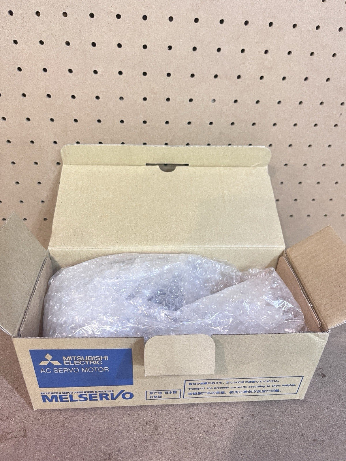 New In Box MITSUBISHI HG-KR43K Servo Motor