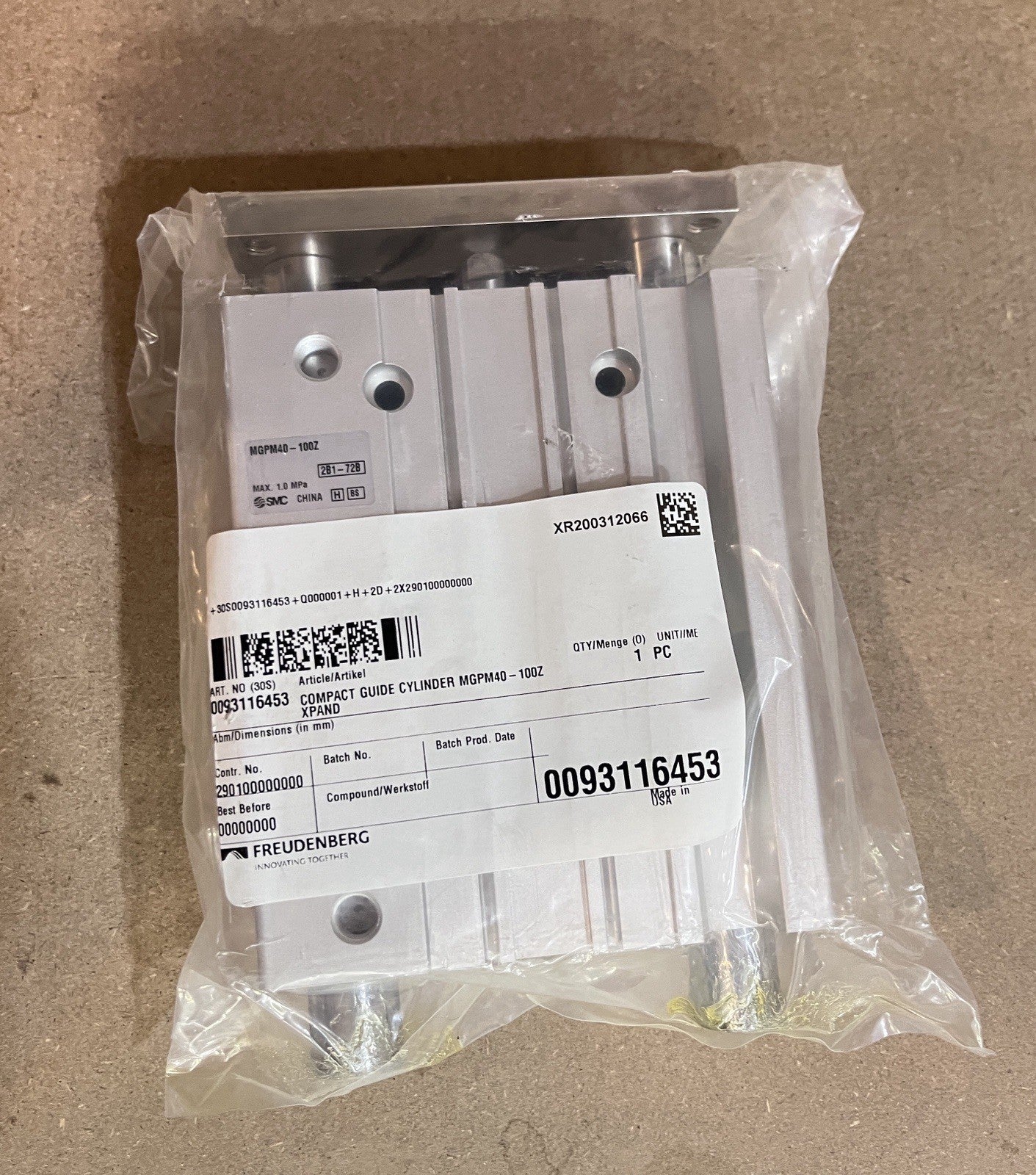 SMC MGPM40-100Z Compact Guide Cylinder Dual Rod 40mm Bore 100mm Stroke Brand New
