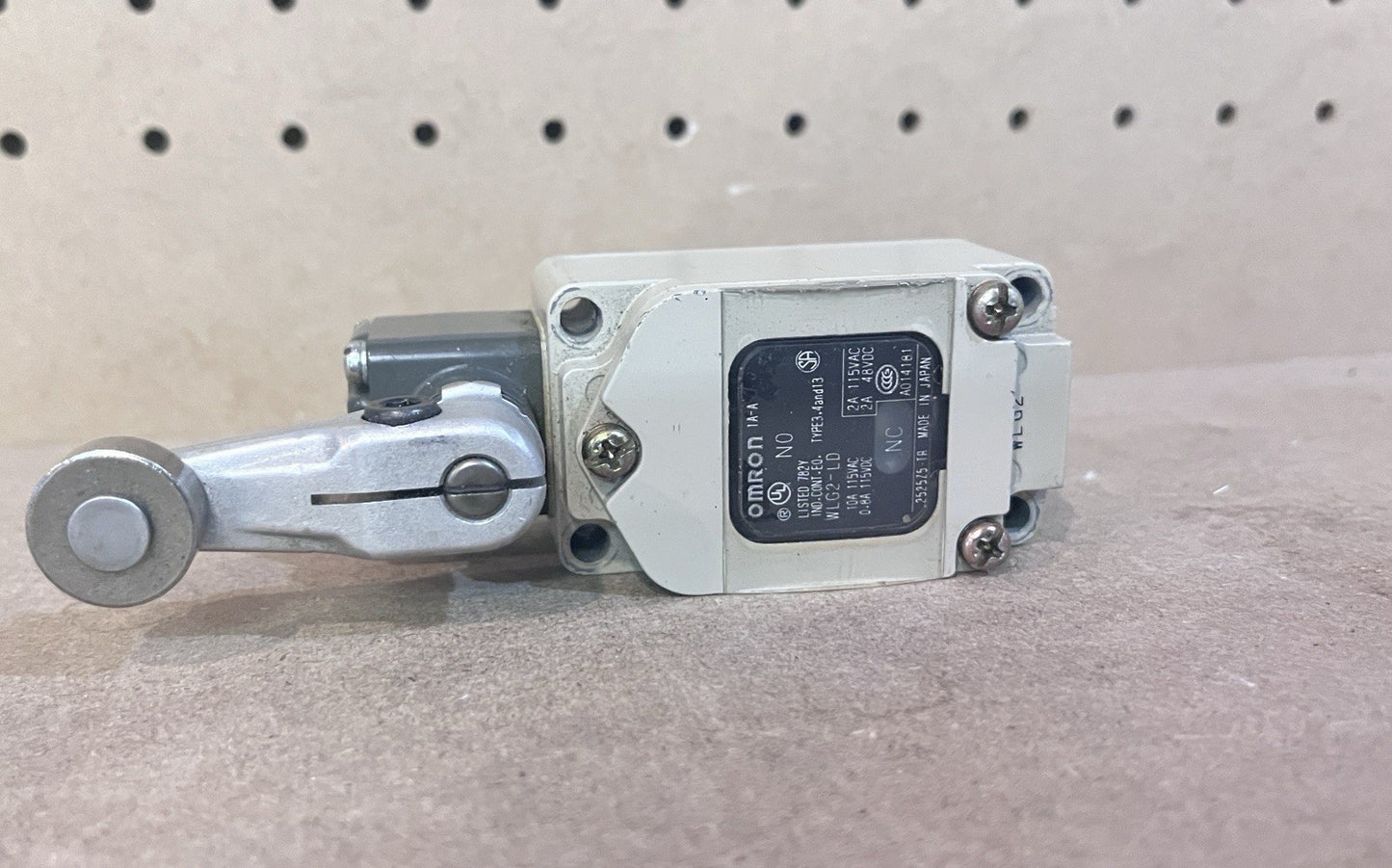 ⁠2 Pack Omron WLG2-LD Heavy Duty Roller Lever Limit Switch LED Indicator⁠