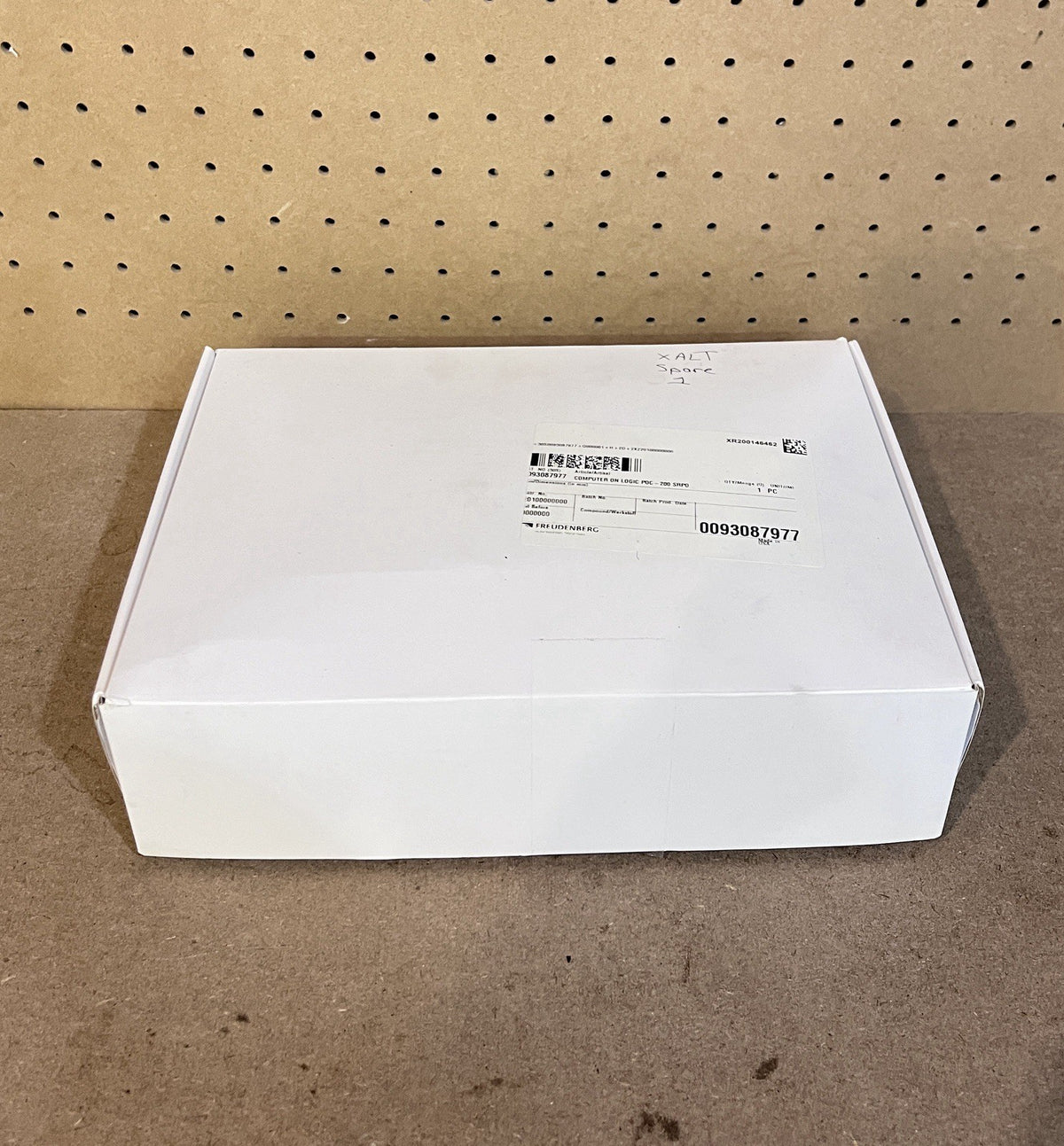 OnLogic Karbon 300 Industrial PC E3950 8GB WiFi Win 10 Pro COA License Key NOS