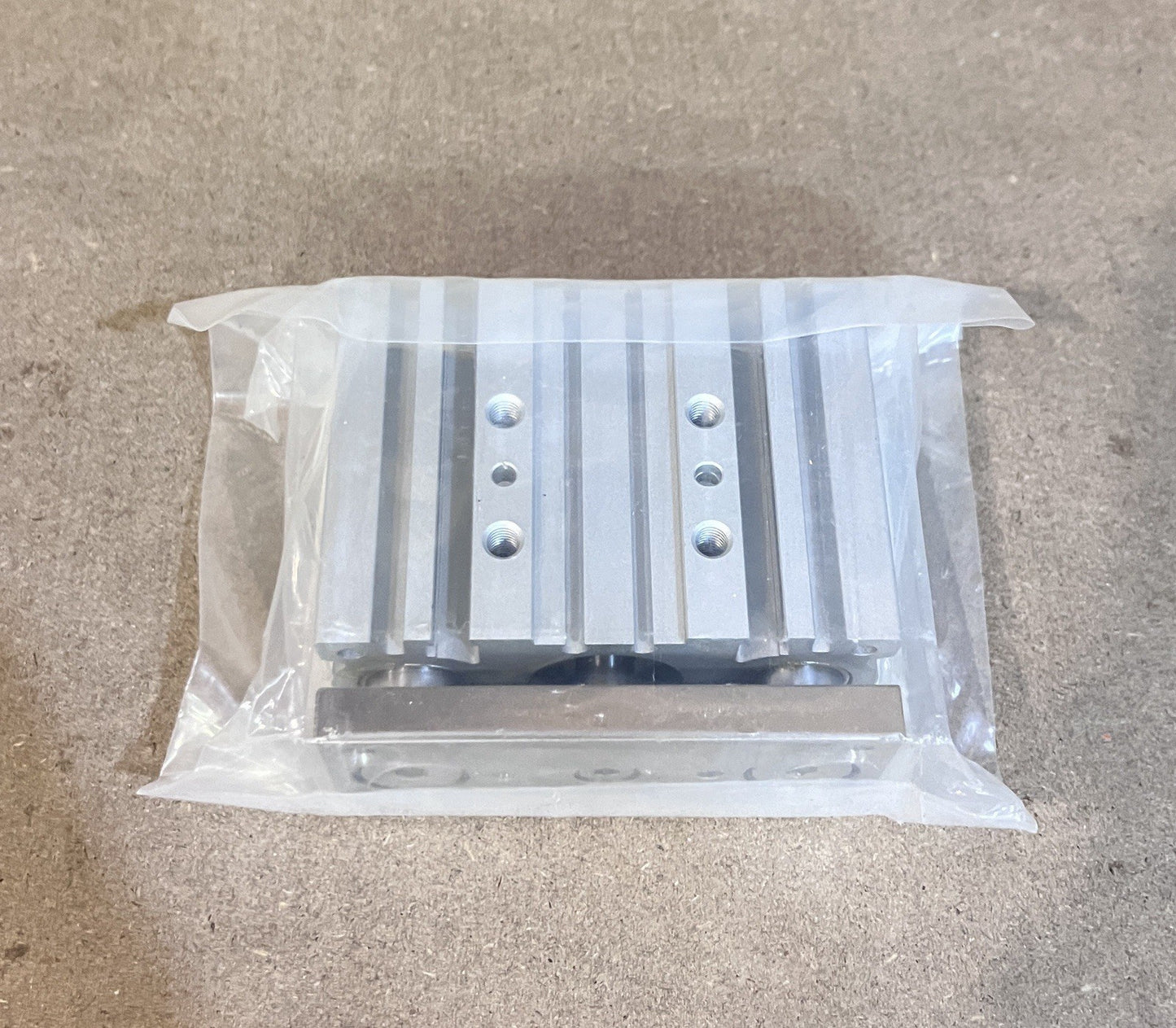 ONE New SMC MGPM25-25Z cylinder