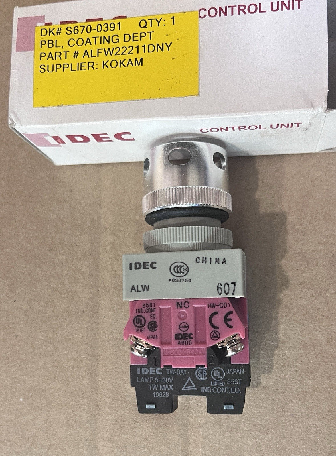 NEW IDEC 24V Push Button Switch Iluminated Yellow ALFW22211DNY 1 PCS