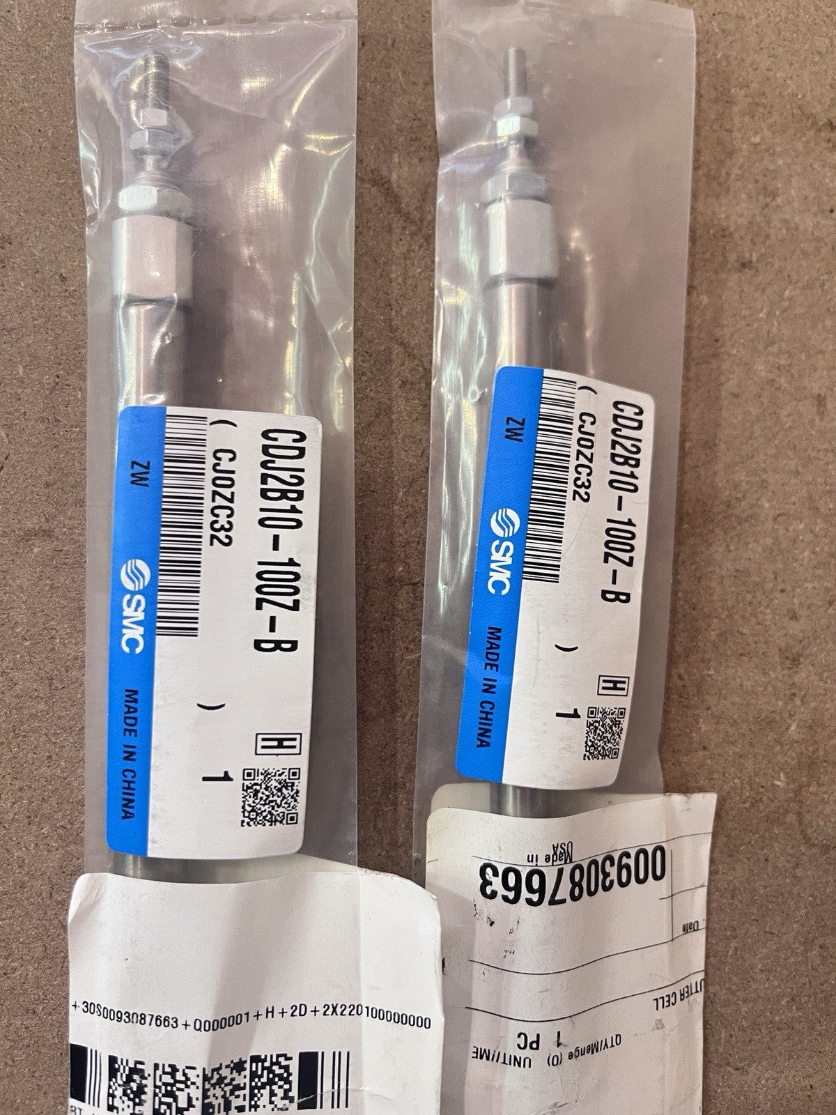 2PCS NEW for SMC cylinder CDJ2B10-100Z-B