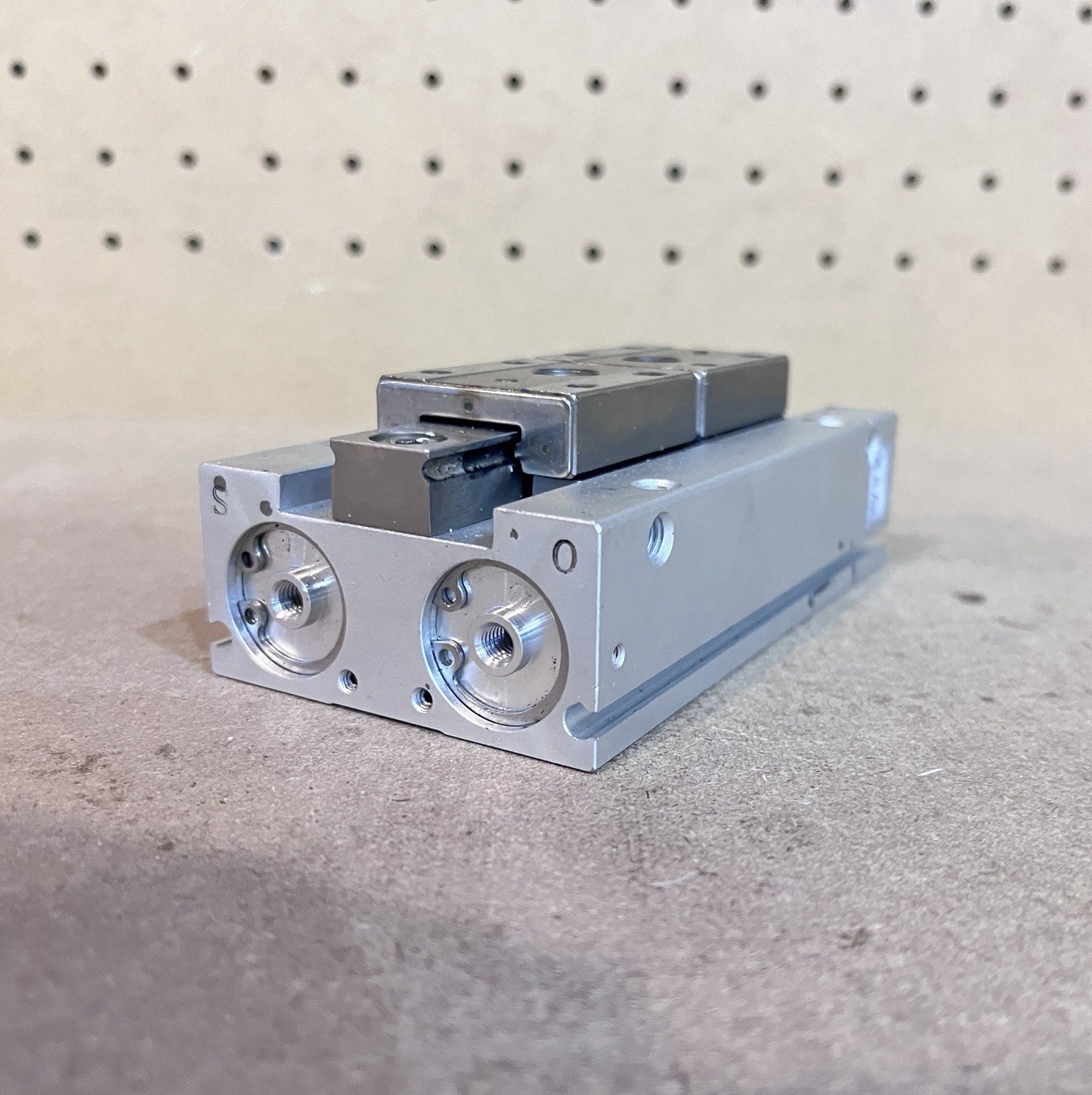 SMC 25A-MHF2-20D1 Low Profile Air Gripper Cylinder Battery Specification