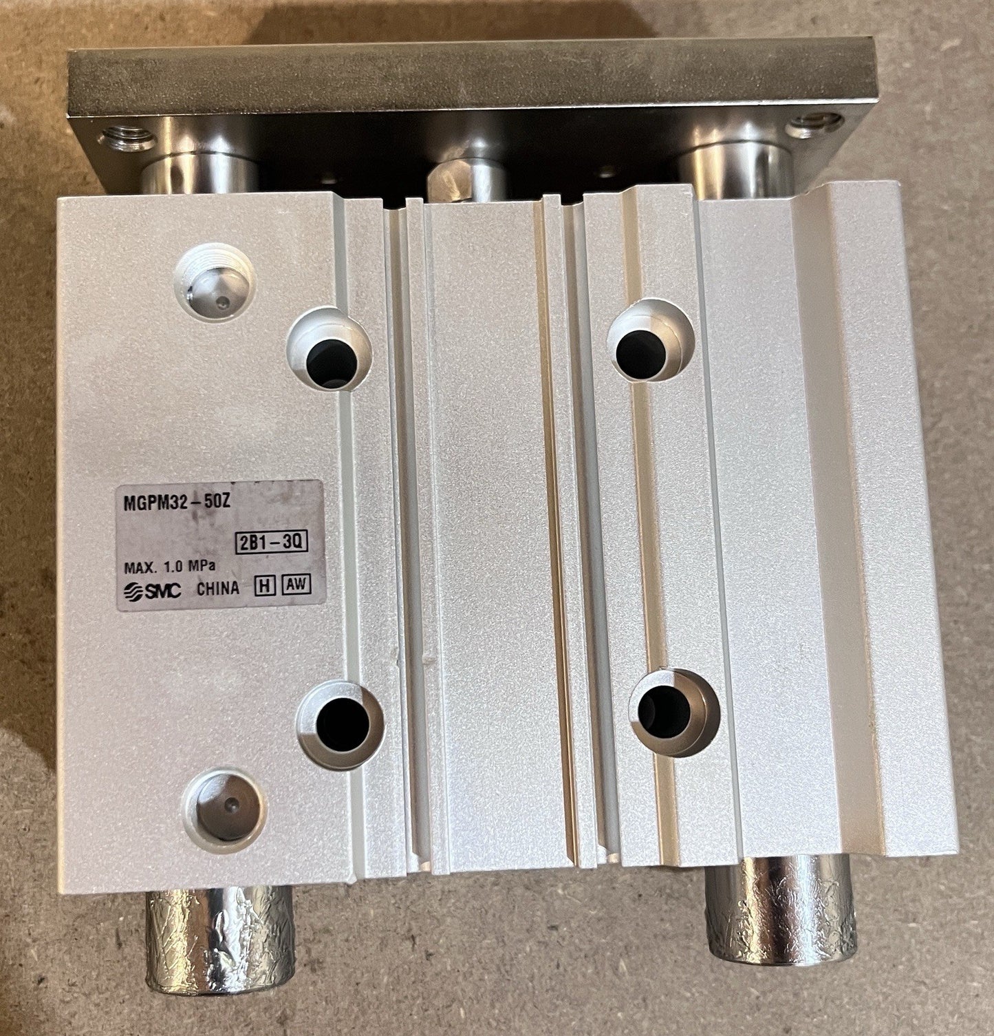 SMC MGPM32-50Z Compact Guide Cylinder Dual Rod 32mm Bore 50mm Stroke Brand New