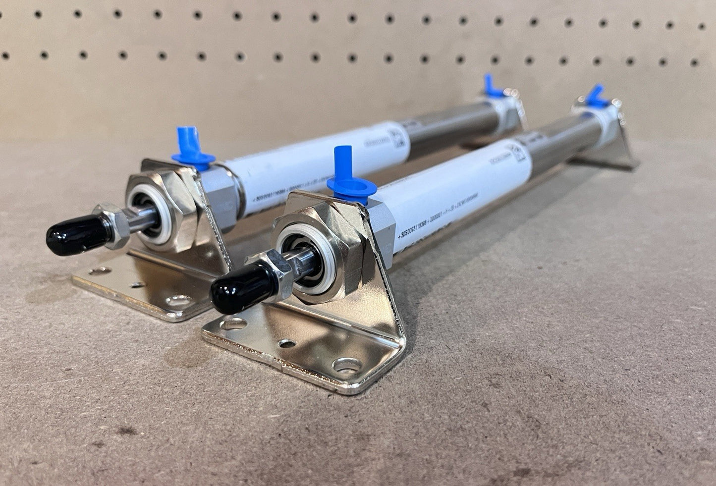 Lot of 2 CDM2L20-200Z Stainless Cylinder with Foot Bracket 20mm Bore 200mm NEW