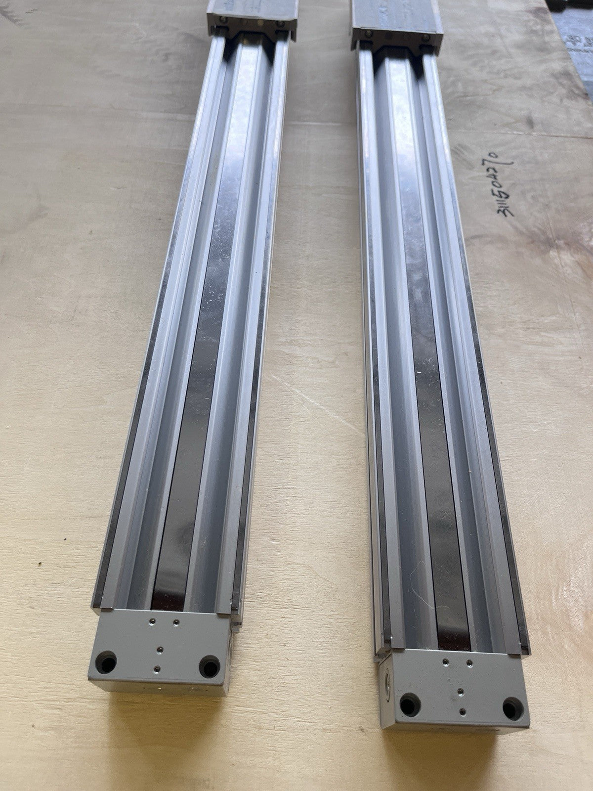 Lot of 2 SMC MY1C25G-500 Rodless Air Cylinders 25mm Bore 500mm Stroke Pneumatic