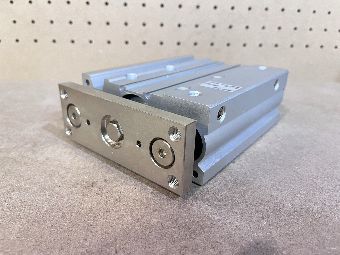 SMC Pneumatic Guided Cylinder MGPL40-100Z / MGPL40100Z