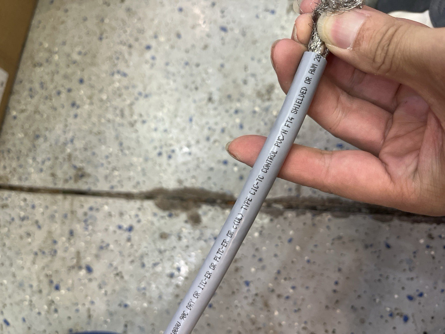 Lutze A3081804 18AWG/4C Shielded Control Cable - 20ft | TC-ER Industrial