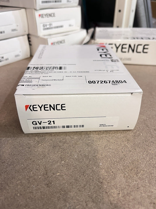 Keyence GV-21 Digital CMOS Laser Sensor Amplifier 0072674804 NPN NIB New