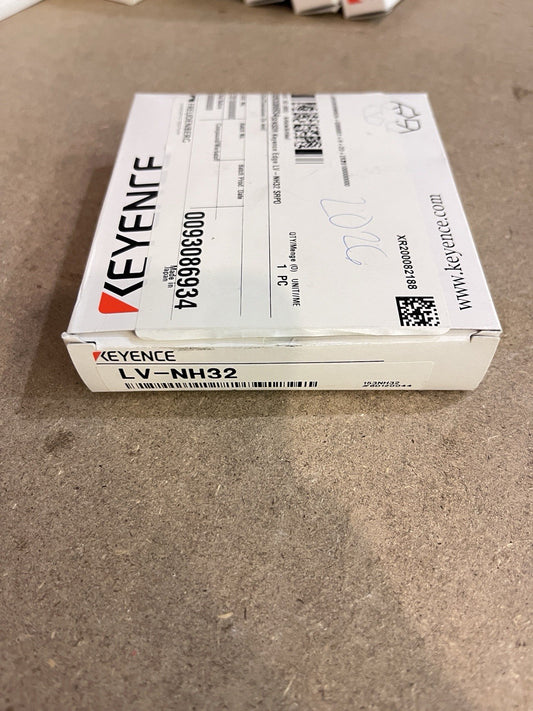 NEW Keyence LV-NH32 Laser Sensor LVNH32 SURPLUS