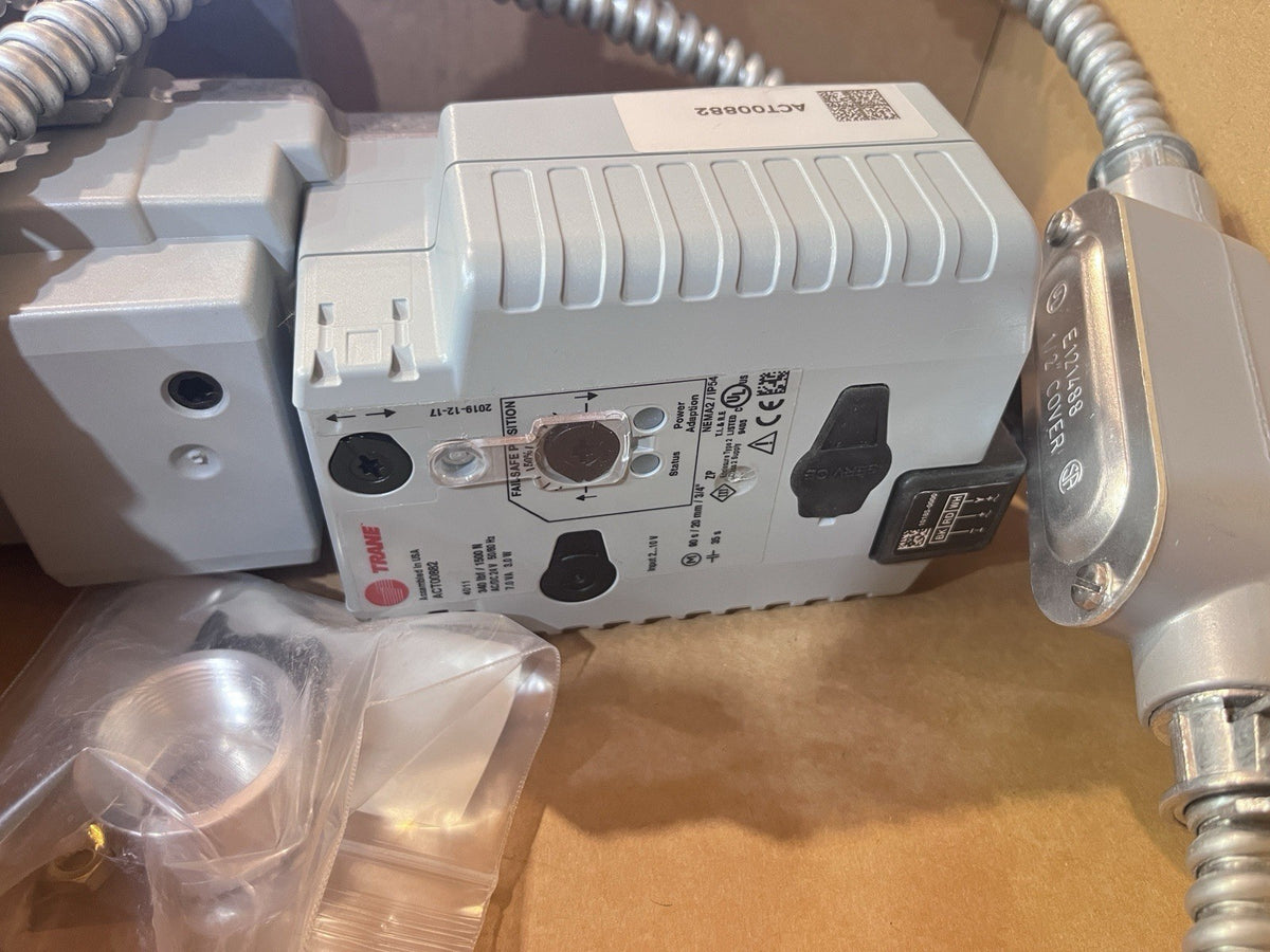 NEW Trane ACT00882 24V Non-Spring Return Valve Actuator 1"-2" w/ Conduit Kit