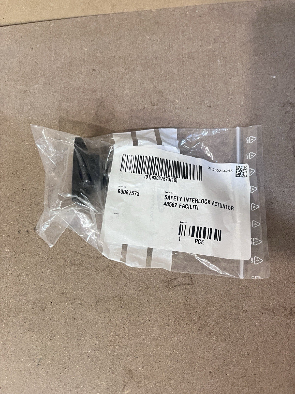 Lot of 3 Banner Engineering SI-QM-SMFA Safety Interlock Actuator Keys NIB⁠