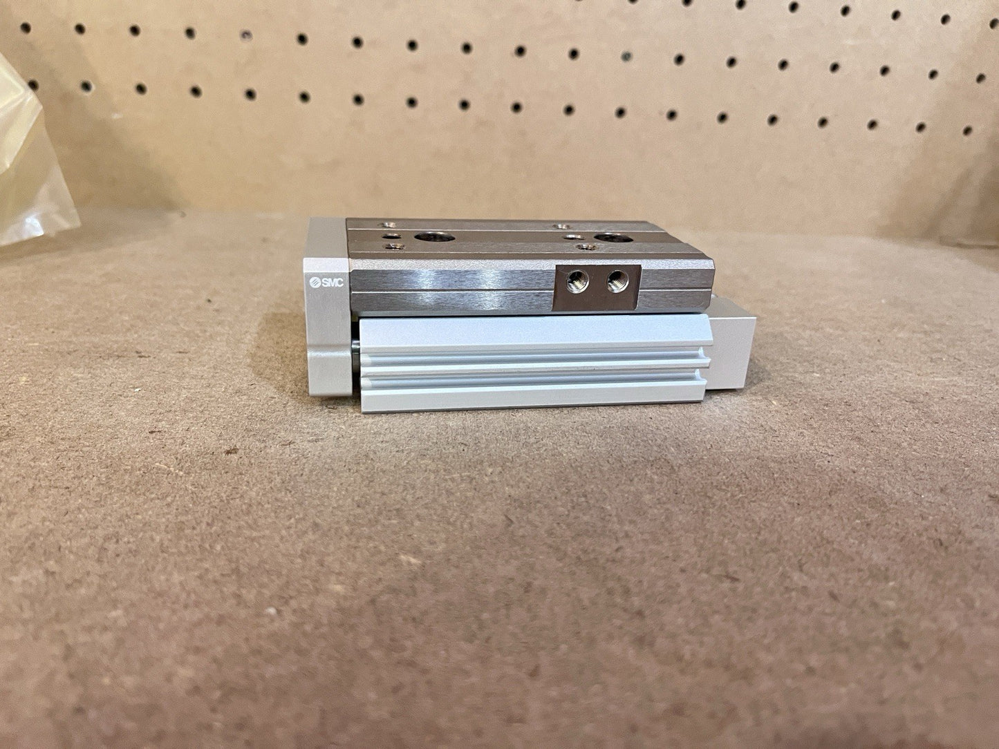 SMC MXQ16-30P Air Slide Table Guide Cylinder 16mm Bore 30mm Stroke New