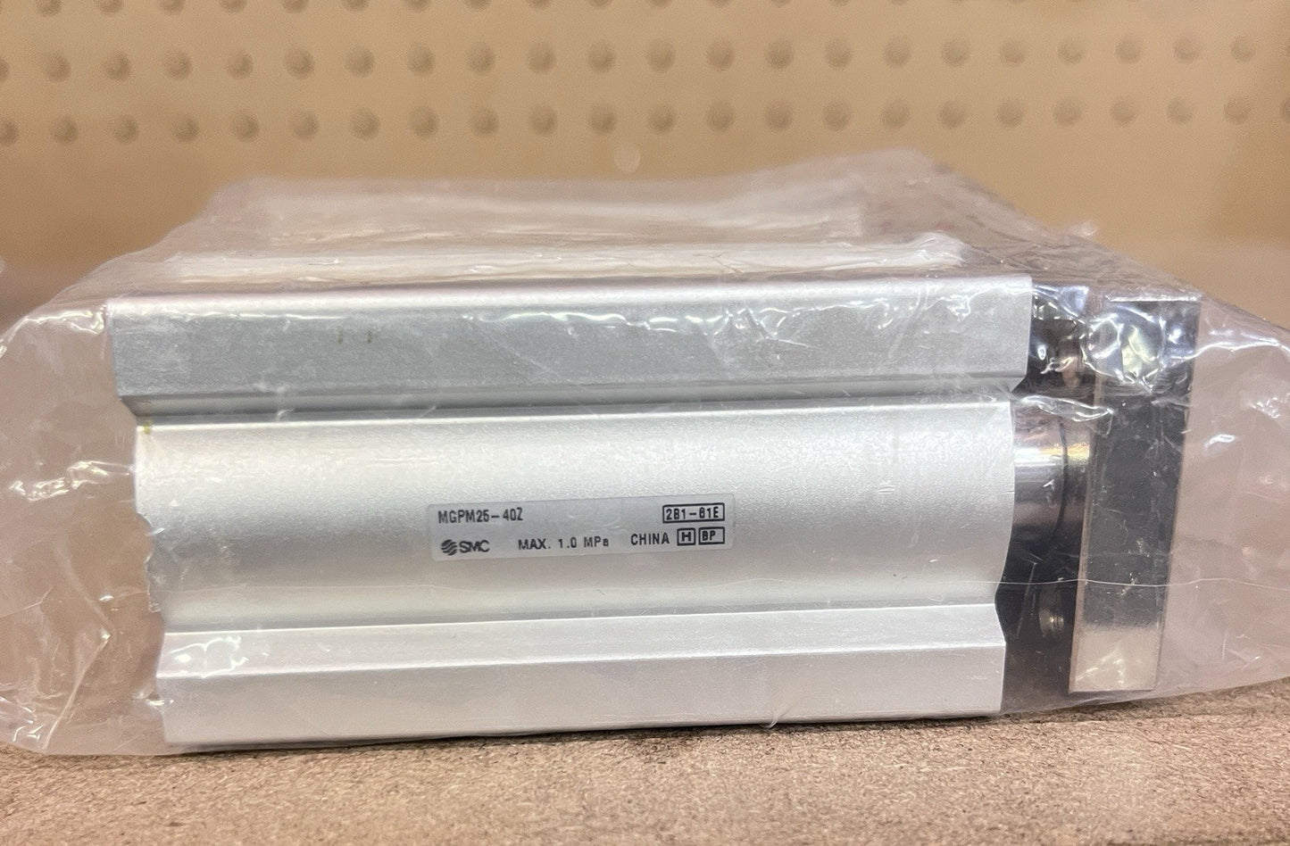 SMC MGPM25-40Z Compact Guide Cylinder New