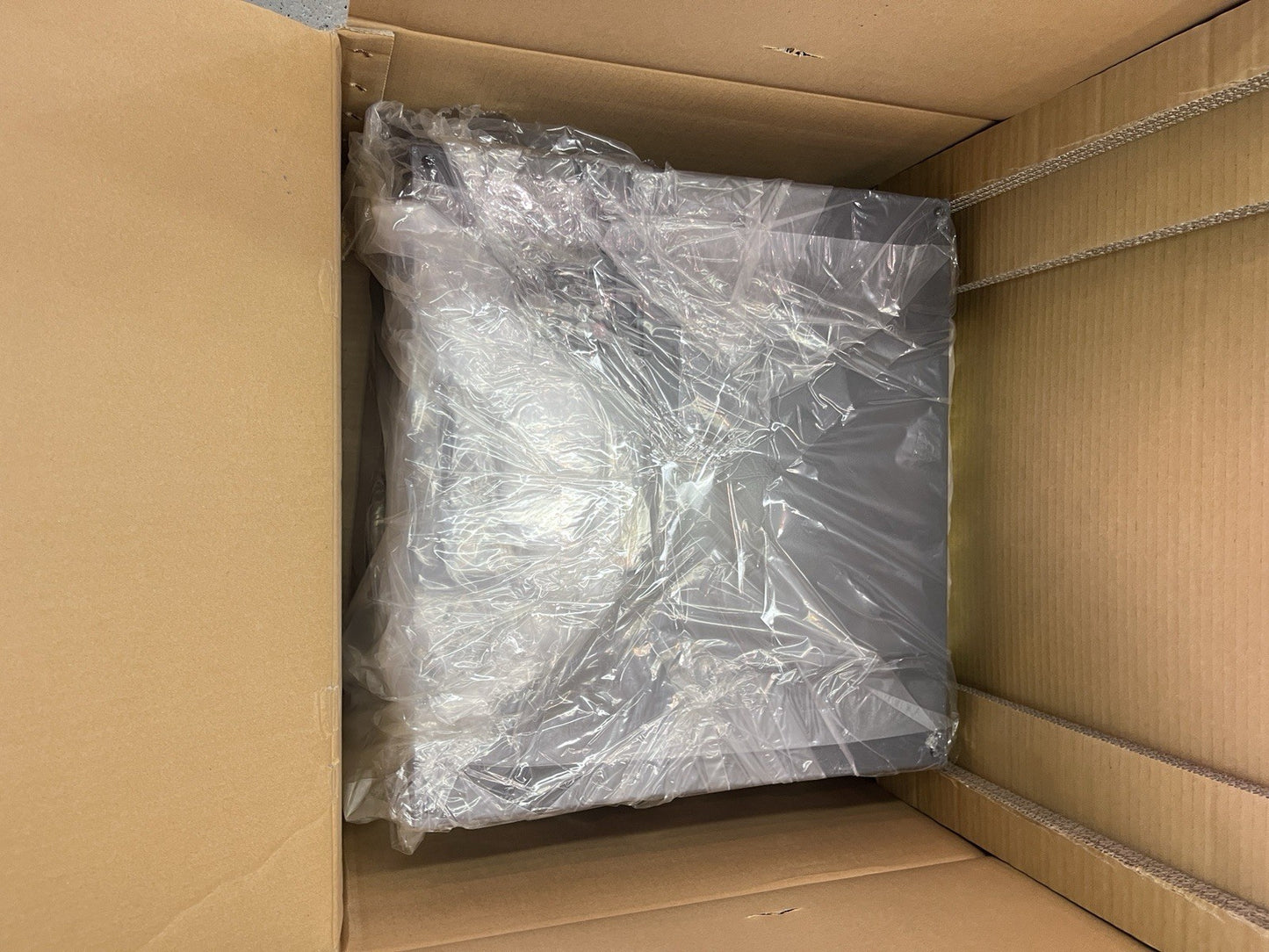1PC NEW Mitsubishi Inverter FR-A740-37K-C9