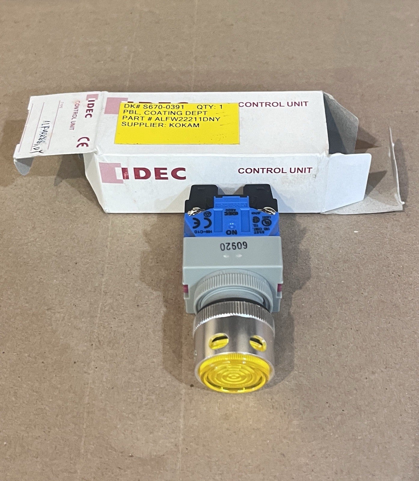 NEW IDEC 24V Push Button Switch Iluminated Yellow ALFW22211DNY 1 PCS