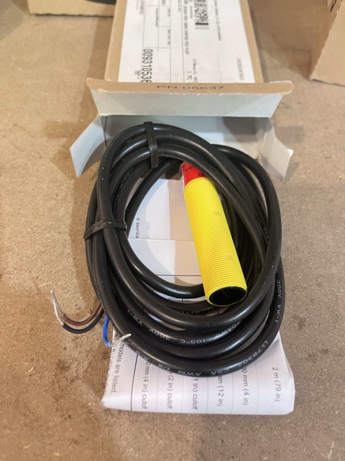 Banner S18RW3D Photoelectric Diffuse Sensor 29822 18mm NIB