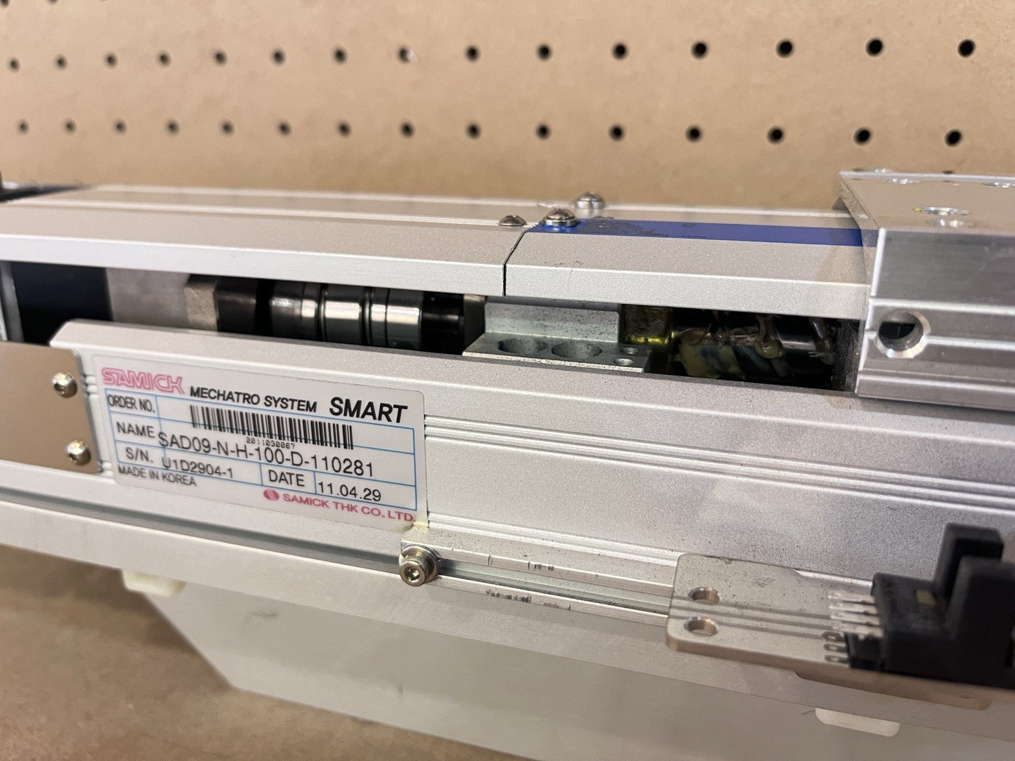 SAMICK SAD09 Linear Slide 100mm w/ Mitsubishi HF-KP13B 100W Brake Servo Motor
