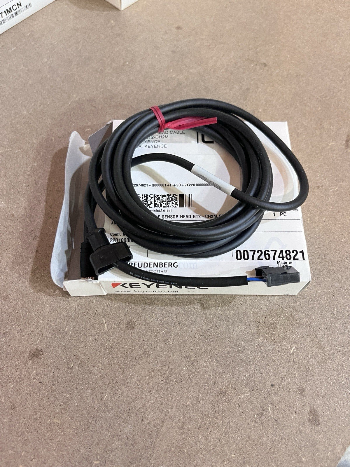 KEYENCE GT2-CH2M Sensor Head Cable for GT2 BRAND NEW