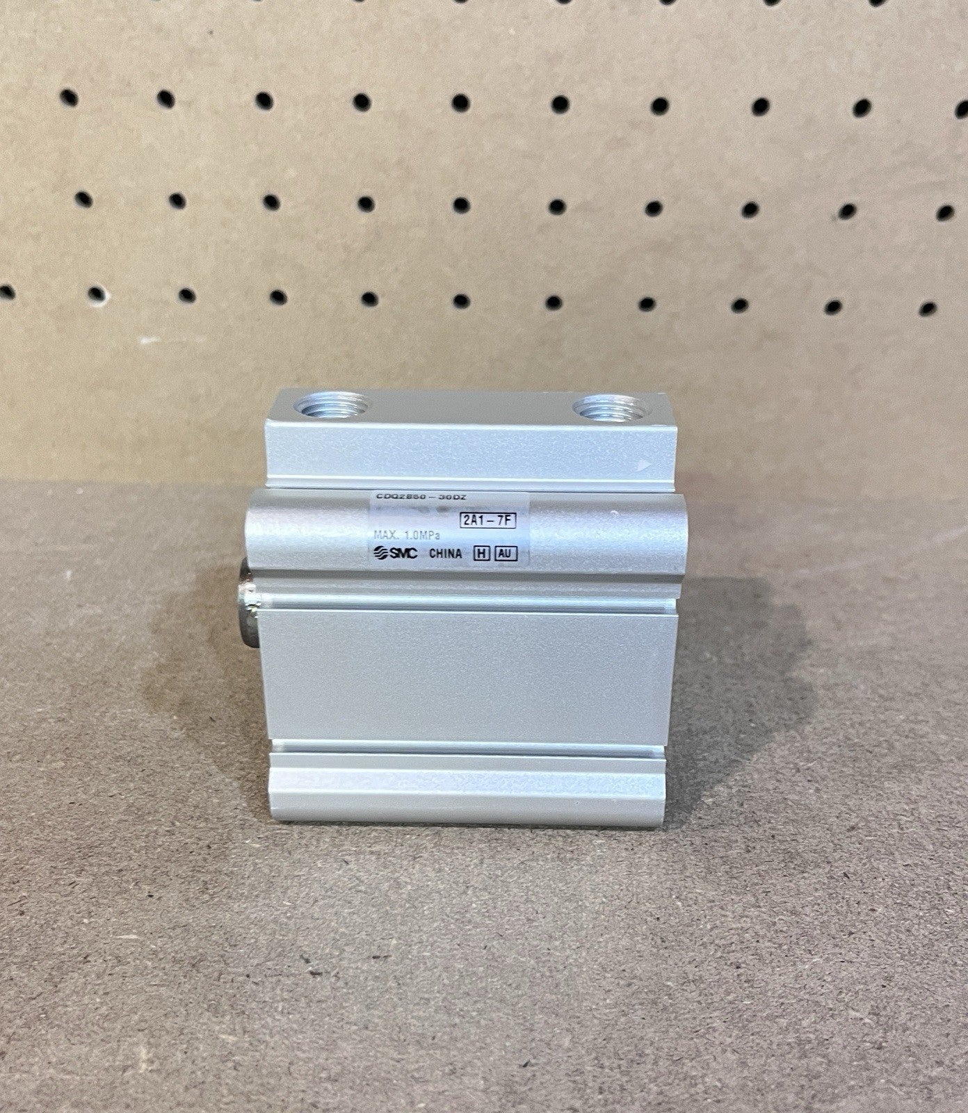 SMC CDQ2B50-30DZ Compact Pneumatic Cylinder 50mm Bore 30mm Stroke Brand New