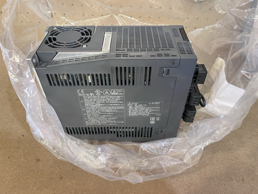 Mitsubishi MR-J4W2-77B 2-Axis Servo Drive 750Wx2 3PH 200V New Other