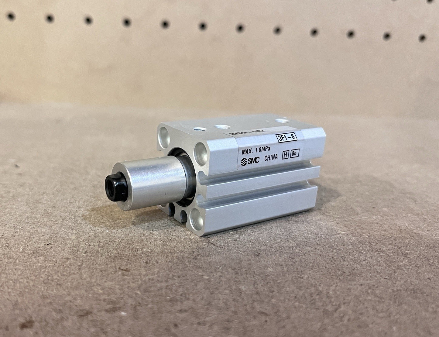 SMC MKB16-10RZ Rotary Clamp Cylinder 16mm Bore 10mm CCW Brand New