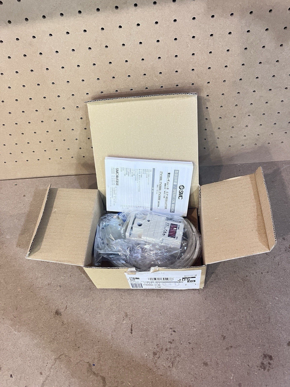 SMC ITV2050-313N Electro-Pneumatic Regulator ITV2000 Series NIB⁠