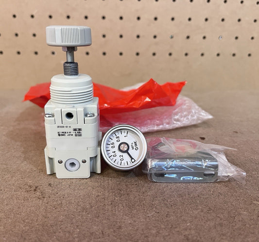SMC IR1020-01-A Precision Regulator with Mounting Bracket New