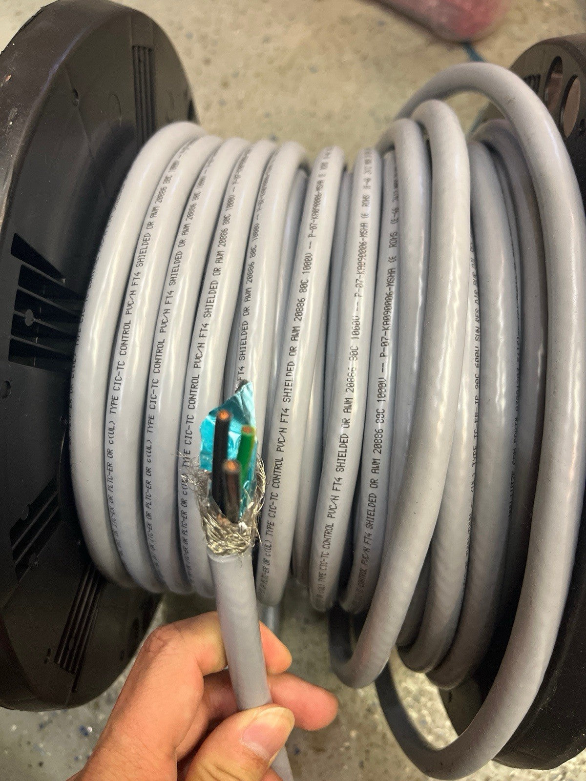 Lutze A3081804 18AWG/4C Shielded Control Cable - 20ft | TC-ER Industrial