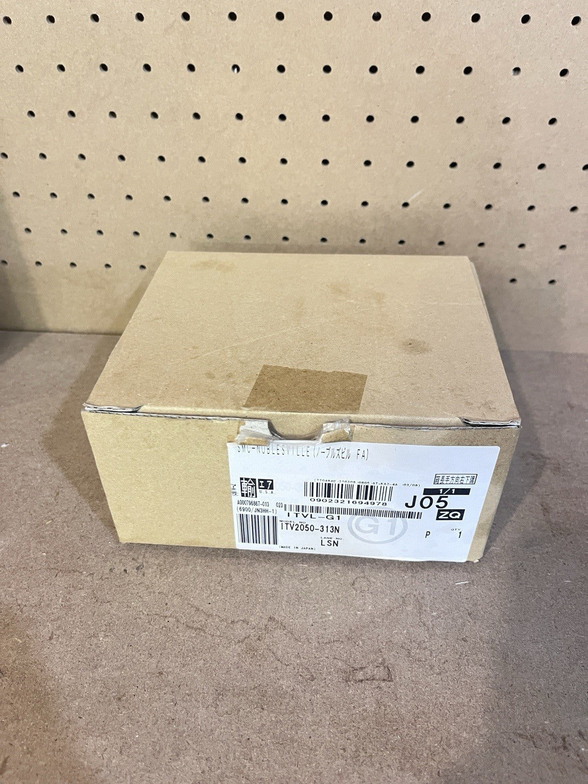 SMC ITV2050-313N Electro-Pneumatic Regulator ITV2000 Series NIB⁠