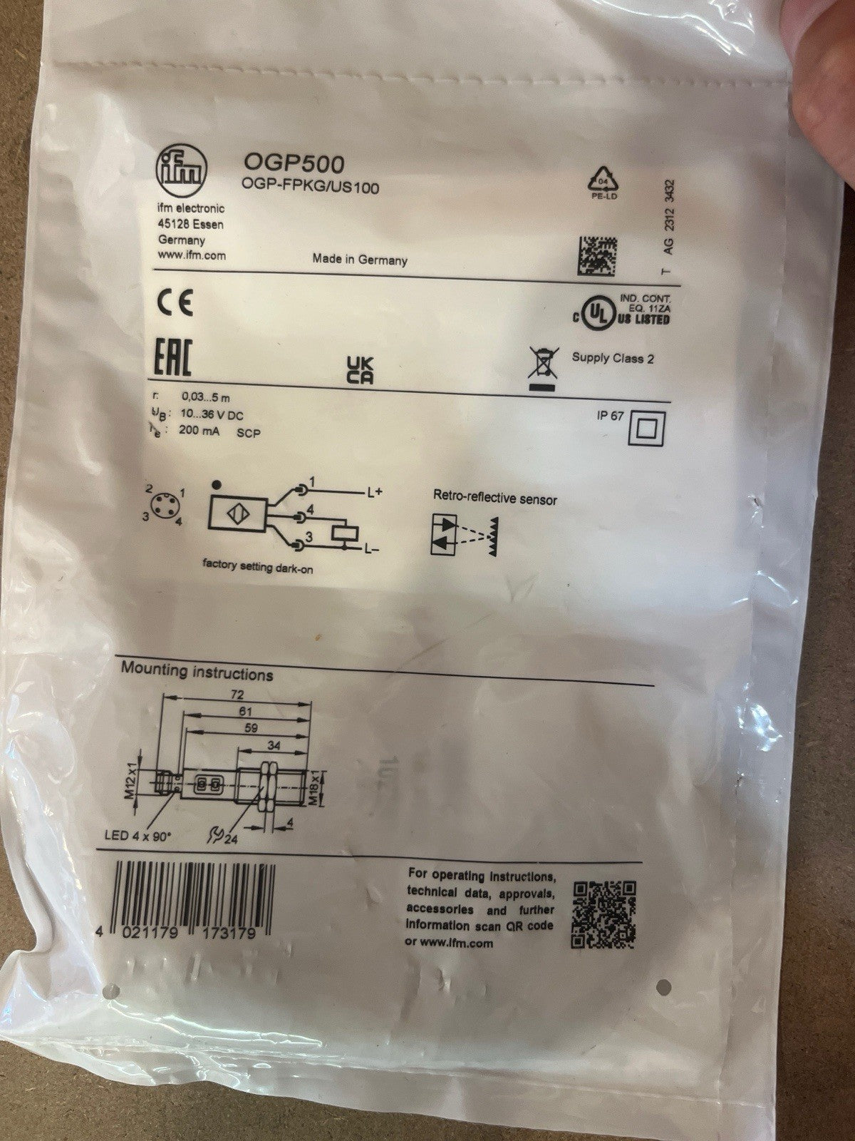 New Lot of 2 IFM Electronic OGP500 Retro-Reflective Photoelectric Sensors