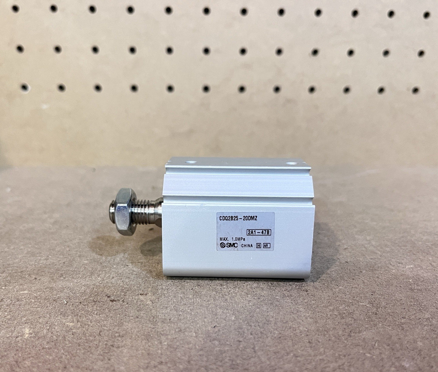 LOT OF 2 SMC CDQ2B25-20DMZ Compact Cylinder 25mm Bore 20mm Stroke with Nut NEW