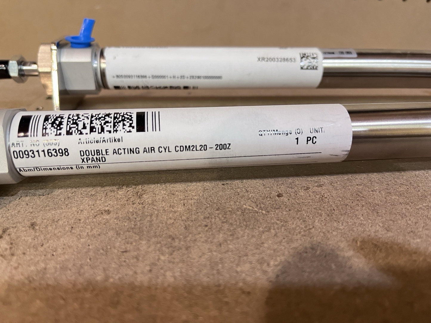 Lot of 2 CDM2L20-200Z Stainless Cylinder with Foot Bracket 20mm Bore 200mm NEW