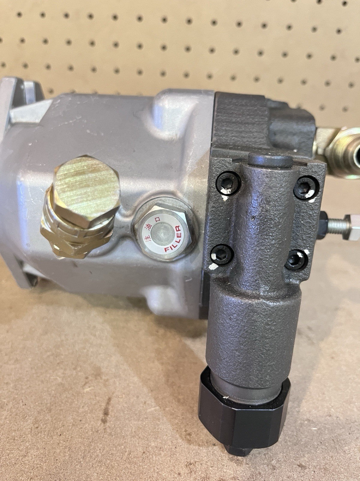 YUKEN AR22-FR01C-20 Variable Piston Pump SAME DAY SHIP NO BROKERAGE⁠