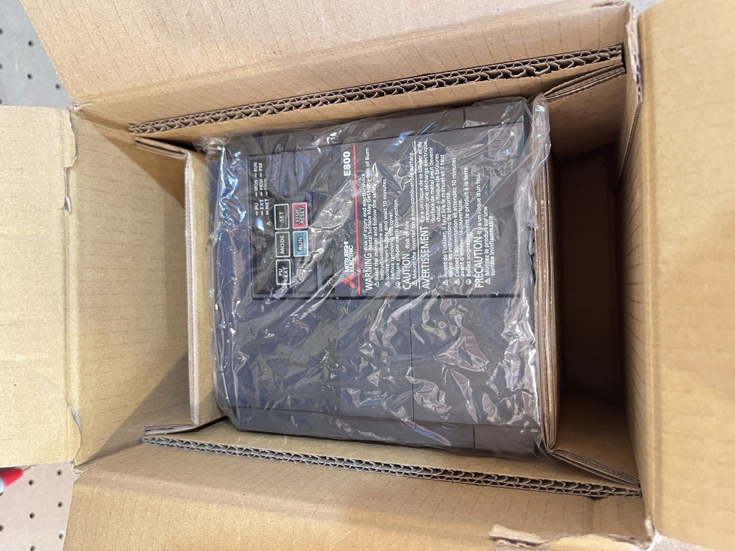 MITSUBISHI FR-E840-0060-5-60 VFD Inverter 3PH 480V 1.5kW 2.0HP E800 NIB