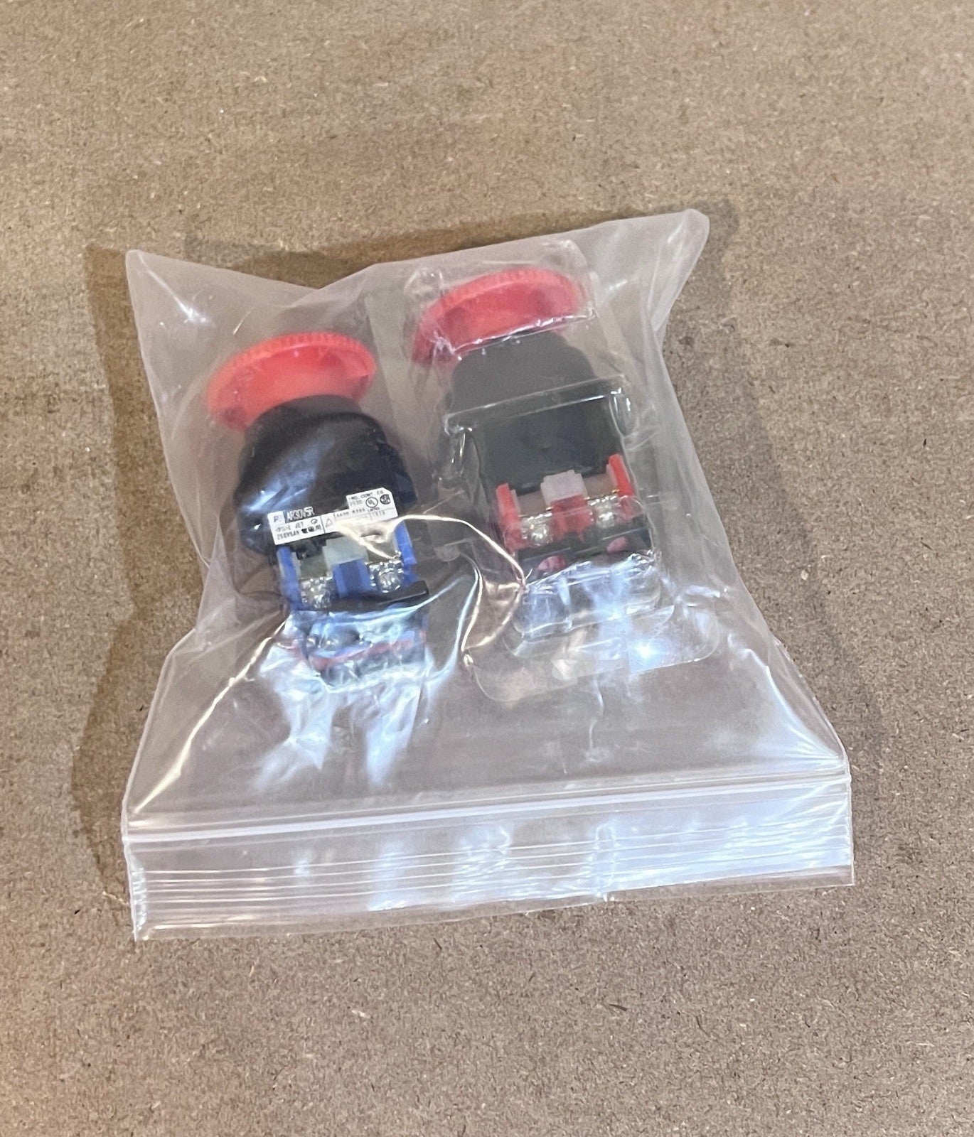 2pc FUJI AR30V5R-11R Push button switch shipping Same Day