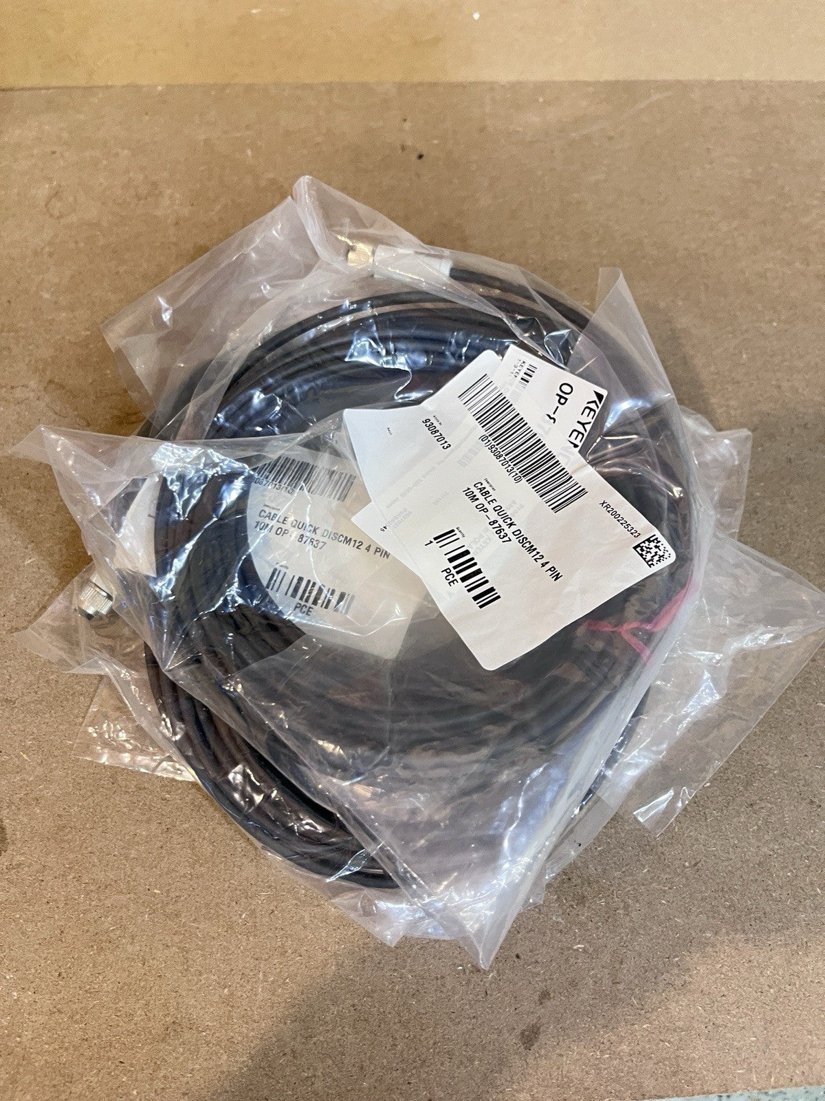 Keyence OP-87637 Laser Sensor Connector Cable, M12 Straight, 10 m, Oil-Resistant