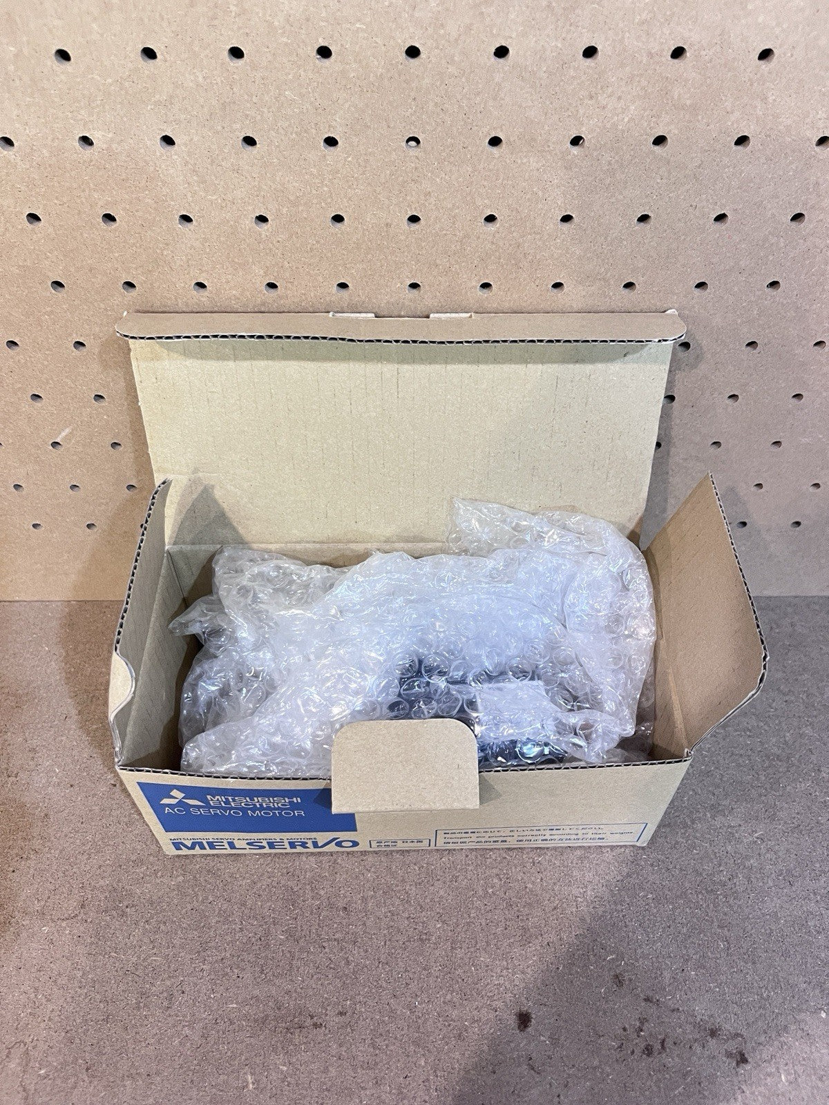 HG-KR053 1PC New Sealed Mitsubishi AC Servo Motor HG-KR053